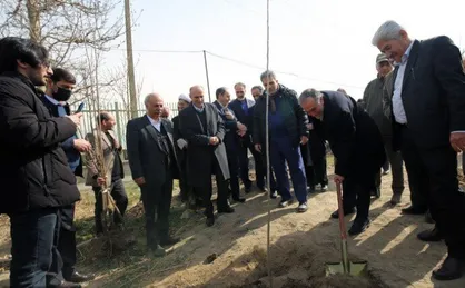 کاشت نهال به یاد &laquo;امیر محمد خالقی&raquo; در دانشگاه تهران