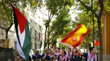 اهتزاز پرچم فلسطین در جشن قهرمانی اسپانیا