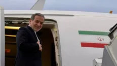 عراقچی عازم الجزایر شد