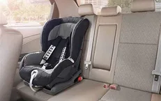 استفاده از صندلی کودک در خودرو اجباری شد