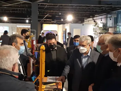 بازدید معاون رئیس&zwnj;جمهور و وزیر نفت از غرفه&zwnj; دانشگاه چمران در نمایشگاه ارتقای تاب&zwnj;آوری ملی