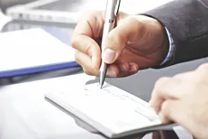 دولت اصلاح آیین‌نامه اجرایی قانون صدور چک را بررسی می‌کند