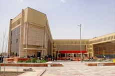 بی‌تدبیری مسئولان دانشگاه آزاد رباط کریم دردسر ساز شد/ تقابل فضای دانشگاهی و دانش‌آموزی با دیوارکشی دیرهنگام