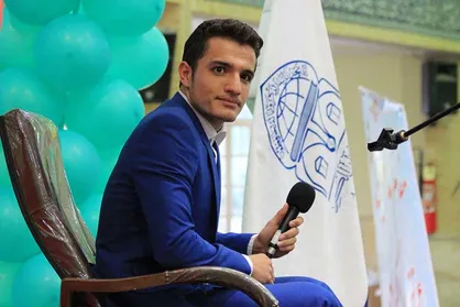 آشنایی با جوانی که در ۱۷ سالگی دانشجوی دکتری شد!