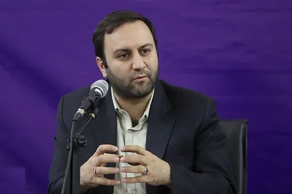 پیرهادی: استعفا و استیضاح رئیس جمهور، راه حل نیست/ باید دولت به کار وادار شود