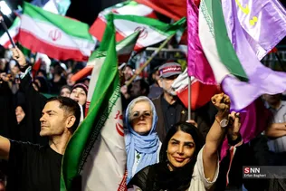 اجتماع شبانه مردمی در حمایت از مدافعان وطن _ میدان ولیعصر (عج) تهران
