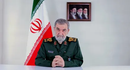 سرلشکر رضایی: نقاط ضعف ارتش آمریکا را می&zwnj;شناسیم/ در صورت حمله، پایگاه&zwnj;ها و منافع آمریکا در منطقه را هدف قرار می&zwnj;دهیم/ خواهان پایان جنگ عربستان و یمن هستیم