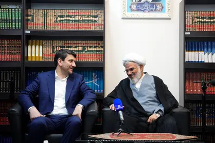 تاکید امام جمعه بندرعباس بر لزوم تقویت ارتباطات پشتیبان