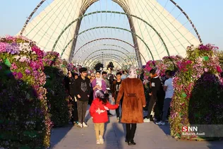 حال و هوای نوروزی برج آزادی