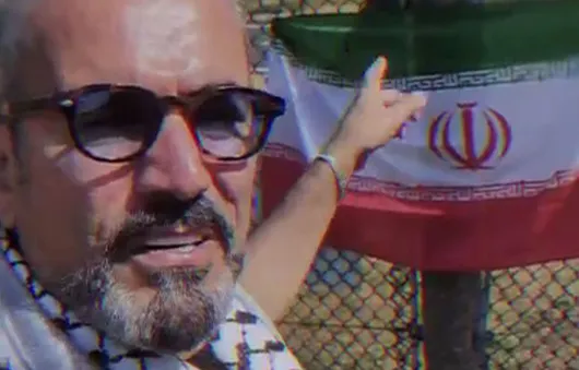 صدای رسای وطن‌پرستی؛ برافراشتن پرچم ایران در مرکز پایگاه هوایی فیرفورد در خاک انگلستان
