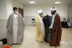 
ملبس شدن جمعی از طلاب به دست آیت الله نوری همدانی
