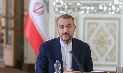 در دیدار با همتای فرانسوی بر لزوم رعایت و احترام به حقوق شهروندان معترض فرانسوی تأکید کردم