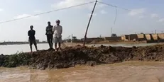 بازدید واعظی از مناطق سیل زده جنوب و غرب ایران