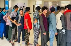 بازگشت نزدیک به ۱۰۰۰ مهاجر افغان به کشورشان در روز گذشته