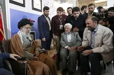 روایت لحظه به لحظه از بازدید رهبر انقلاب از غرفه مجمع ناشران