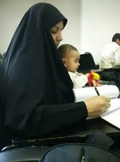 مادران دانشجو؛ تنها، بدون حمایت و تسهیلات / دانشگاه دغدغه مادران را نمی&zwnj;بیند