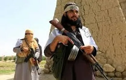 کشته شدن ۱۴ نظامی در حمله طالبان به پاسگاه پلیس