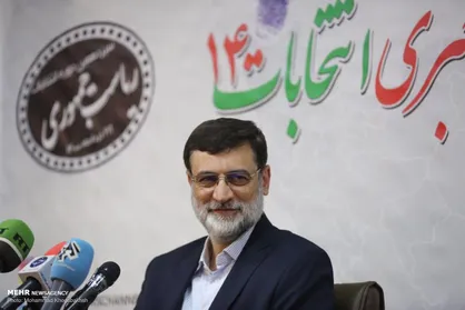 قاضی زاده هاشمی: در مورد مصداق علم روحانیت ما در بین علما در زمینه علم اقتصاد عالمان بزرگی داریم و انحصار در حوزه علم اقتصاد نیز خود نوعی انحصار گرایی است