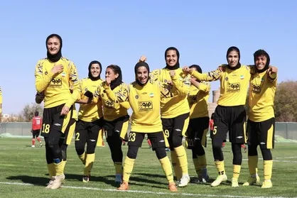 بانوان سپاهانی هم لیگ را با بارش گل شروع کردند