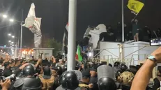 کنسولگری کویت در بصره مورد حمله مردم عراق قرار گرفت