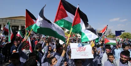 تجمع ۲۰ هزار دانش&zwnj;آموز تهرانی در حمایت از مردم غزه و فلسطین