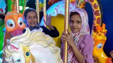 ایده جالب یک گروه جهادی در تولد گرفتن برای ایتام / کارت هدیه خرید پوشاک عید به ۶۰ خانواده بدسرپرست اهدا می‌شود