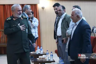 تجلیل از خانواده شهدای دانشجو