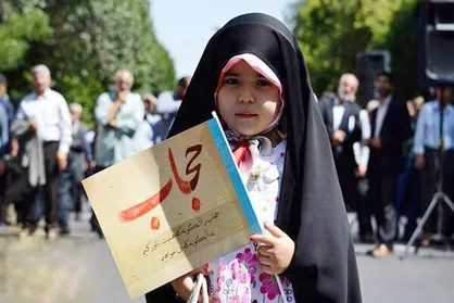 مطالبه گری برای ترویج حجاب از مسئولان وظیفه دانشجویان است