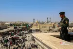 مردم شهر مقدس قم از نقاط مختلف شهر با برپایی دسته‌جات عزاداری به مناسبت روز تاسوعای حسینی به سمت حرم مطهر بانوی کرامت حرکت کرده به عزاداری و سوگواری می‌پردازند. 