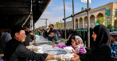 برپای موکب اربعین شهدای شهرستان درمیان با همت خیران و اهل سنت