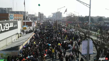 نجومی&zwnj;بگیران در راهپیمایی 22 بهمن!+عکس