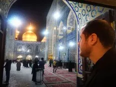 «آقانوید» بعد از شهادت هم زائر حرم رضوی شد