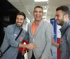 دیدار سرخپوشان با تاج و عابدزاده در فرودگاه
