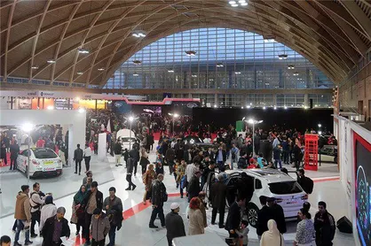 بردگی مدرن زنان را به بهانه برگزاری نمایشگاه&zwnj;ها برنمی&zwnj;تابیم/ در نمایشگاه خودرو شاهد تنزل منزلت زنان بودیم