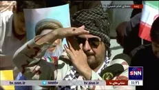 حرکت جالب یکی از نمازگزاران به یاد شهید سید حسن نصرالله