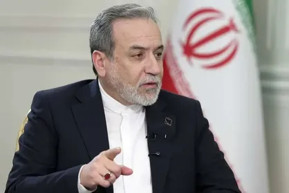 عراقچی: آمریکا نمی&zwnj;تواند از طریق نظامی به اهداف خود برسد/ محدودیت تنگه هرمز تنها برای دشمنان ما اعمال می&zwnj;شود؛ تنها راه&zwnj;حل، پایان کامل جنگ است