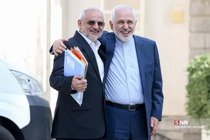 اعضای هیئت دولت در جمع خبرنگاران