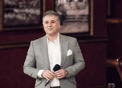 ضبط موزیک ویدئوی سریال پرمخاطب تلویزیون با لباس سربازی