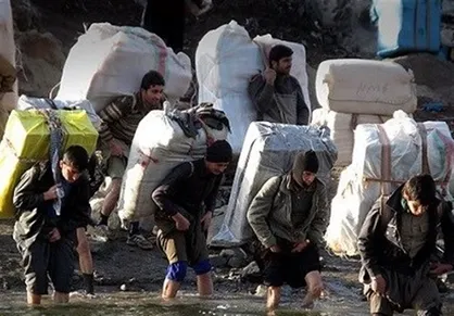 دستور انسداد معابر "غیرمجاز" کوله&zwnj;بران در ۴ استان مرزی صادر شد