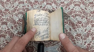 امضای پدر رهبر شهید پای میراث سردار سلیمانی + فیلم