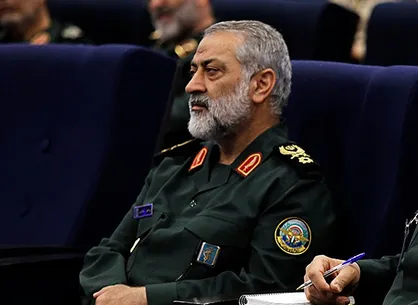 جزئیات پهلوگیری کشتی آمریکایی در سواحل یکی از کشورهای منطقه خلیج فارس/ بهانه جدید آمریکا برای تداوم حضور در منطقه