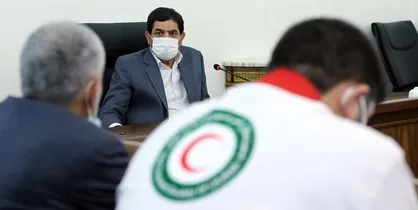 مخبر: روند واکسیناسیون دانش آموزان با توجه به ذخایر کافی واکسن تکمیل شود