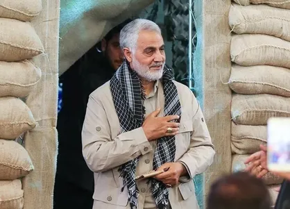 سرباز بدون مرز در مسیر انقلاب؛ نگاهی به وصیت&zwnj;نامه سردار شهید قاسم سلیمانی
