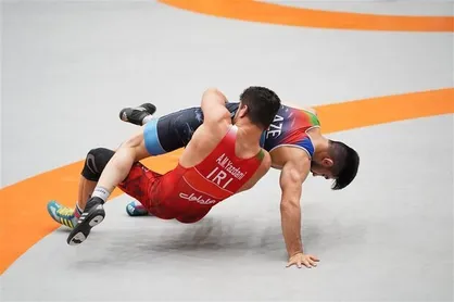 پرتاب بطری آب به روی تشک یک معضل جدی برای کشتی ایران
