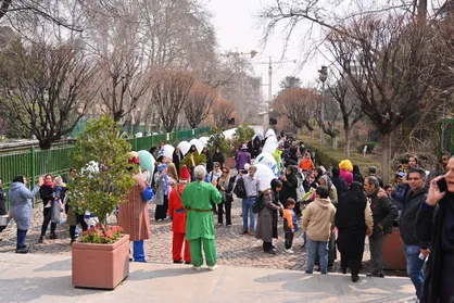 &laquo;نقش بهار&raquo;؛ جشنواره مشارکتی شهروندان منطقه یک در رنگ آمیزی المان&zwnj;های شهری