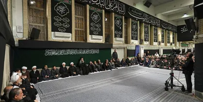 مراسم عزاداری شب عاشورای حسینی (ع) با حضور رهبر معظم انقلاب اسلامی برگزار شد