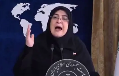 تذکر مهاجرانی به یک خبرنگار: کدام انزوا کدام ضعف؟ / ایران قدرتمند بوده و در حوزه&zwnj;های مختلف مقتدرانه ایستاده است