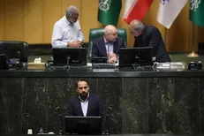 قرائت گزارش کمیسیون اصل 90 درباره وام قرض الحسنه ازدواج و فرزندآوری