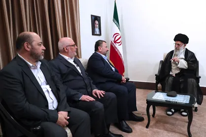 امیدِ حسن نصرالله به نماز خواندن در مسجدالاقصی کاملاً عملی است/ موضوع فلسطین به نفع دنیای اسلام تمام خواهد شد