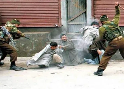 تجمع فعالان دانشجویی در اعتراض به کشتار مسلمانان کشمیر